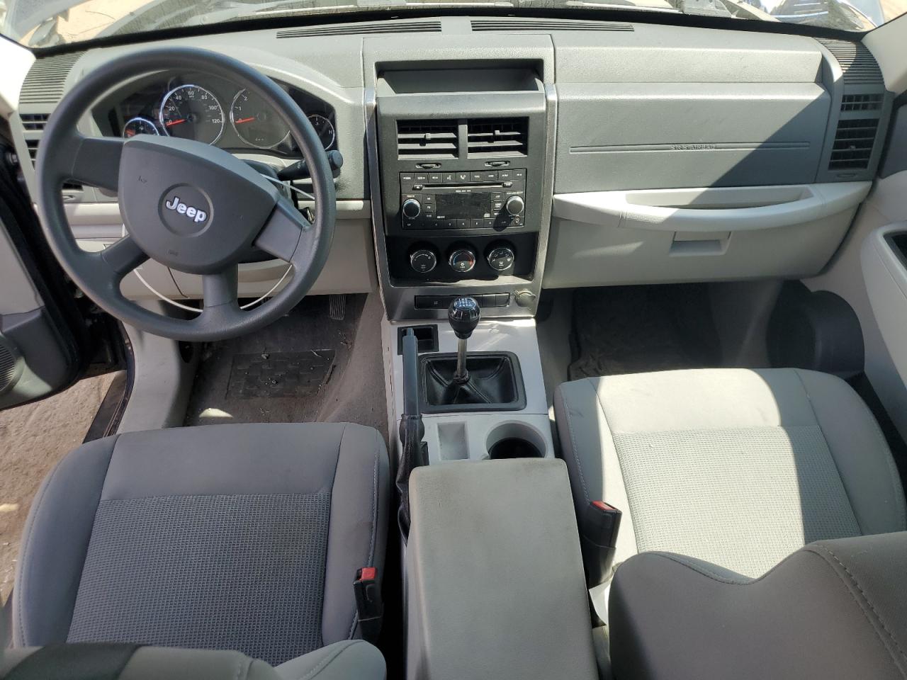 2008 Jeep Liberty Sport VIN: 1J8GP28K78W203786 Lot: 70452785