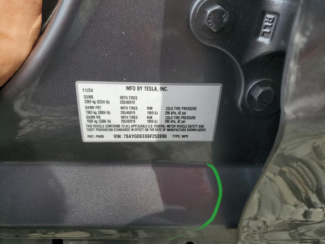 2025 Tesla Model Y VIN: 7SAYGDEE6SF252899 Lot: 70330545