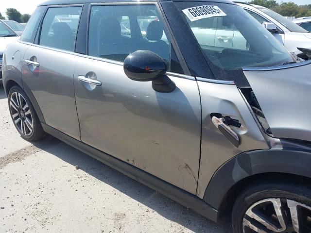 2018 MINI COOPER 