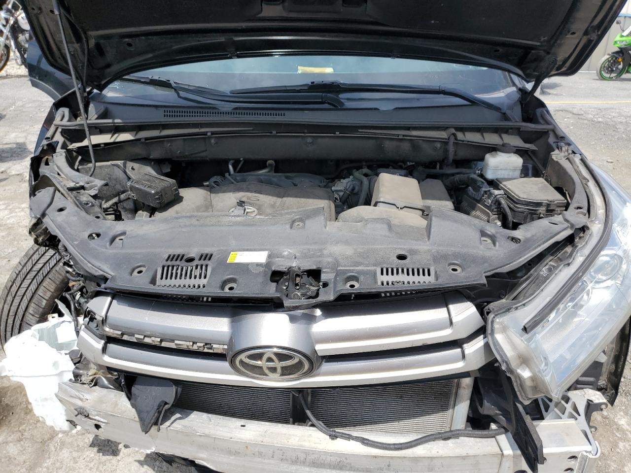 2019 Toyota Highlander Le VIN: 5TDBZRFH1KS733657 Lot: 68863895