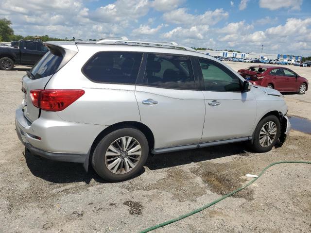  NISSAN PATHFINDER 2017 Srebrny