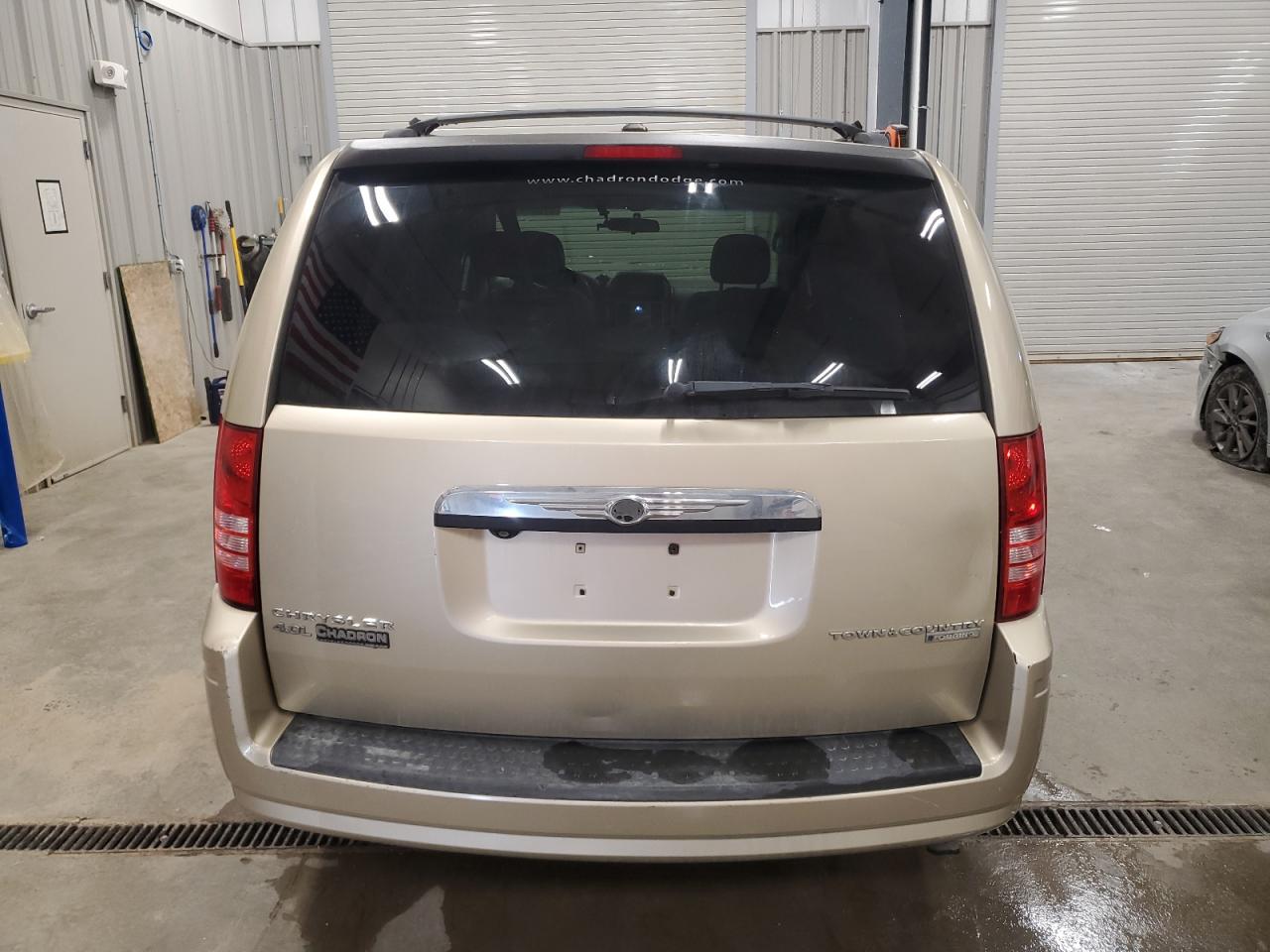 2010 Chrysler Town & Country Touring Plus VIN: 2A4RR8DX7AR330352 Lot: 67057955