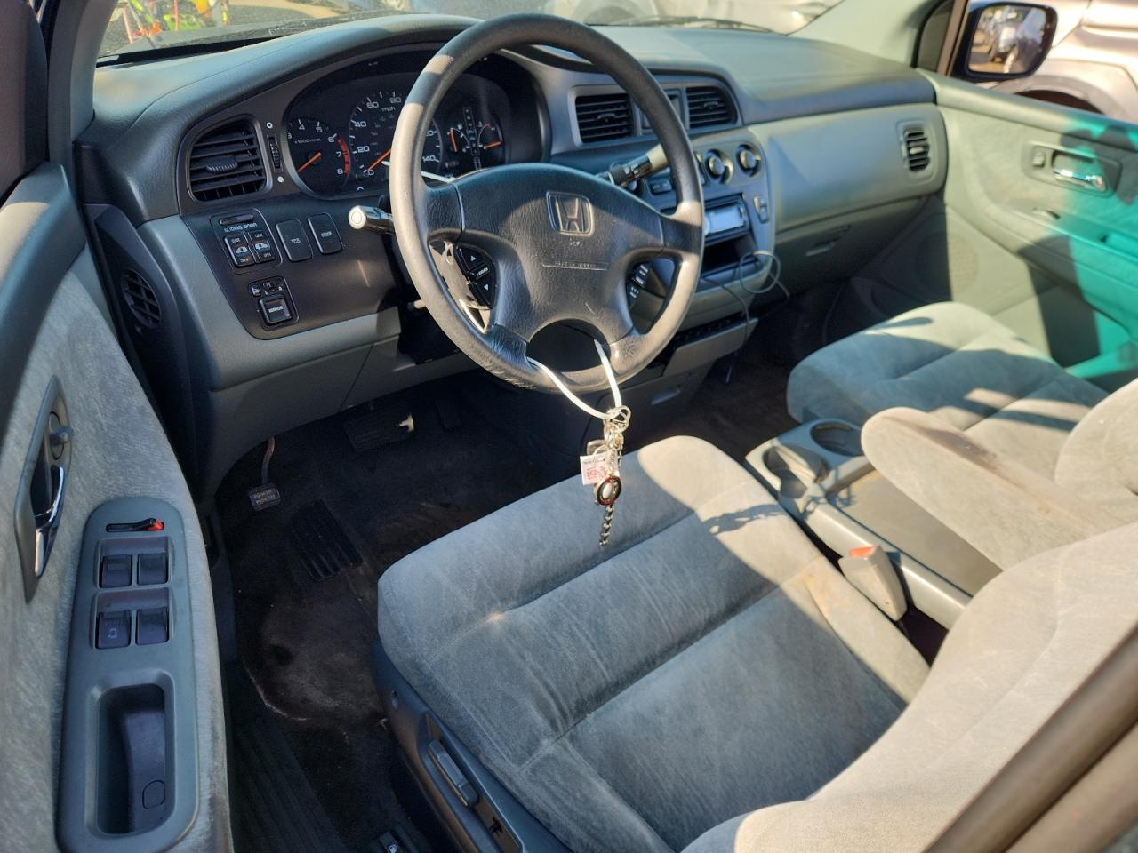 2000 Honda Odyssey Ex VIN: 2HKRL1860YH001189 Lot: 67992335