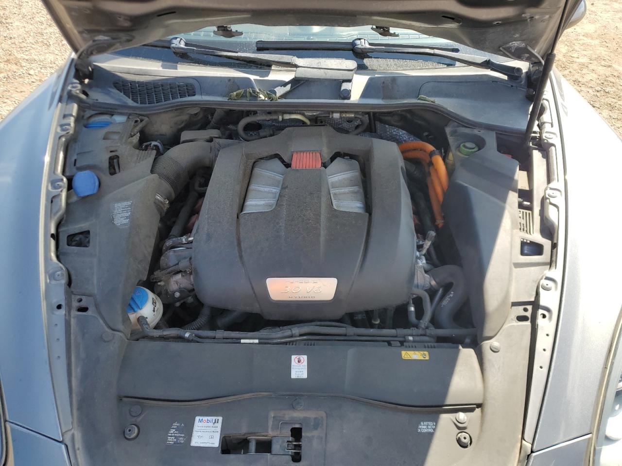 2012 Porsche Cayenne S Hybrid VIN: WP1AE2A26CLA93156 Lot: 70706125