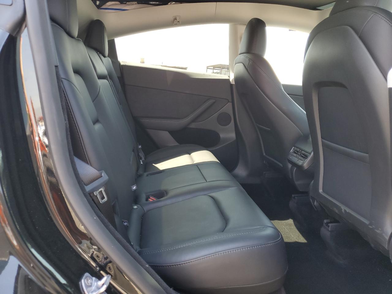 2025 Tesla Model Y VIN: 7SAYGDEE7SF251731 Lot: 70168615