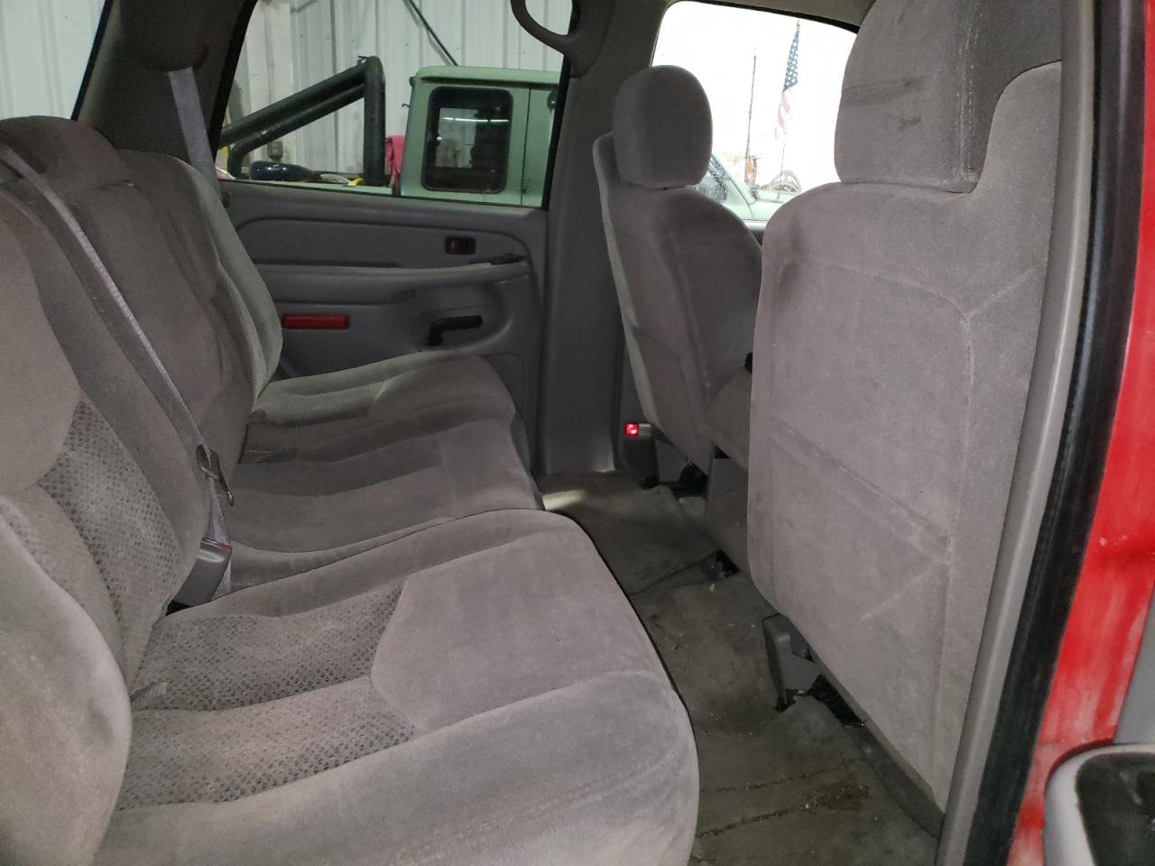 2004 Chevrolet Tahoe K1500 VIN: 1GNEK13V04J211560 Lot: 68352925