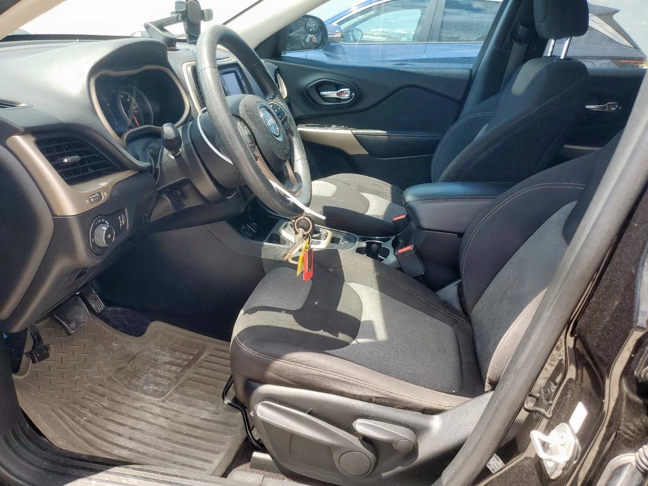 2018 Jeep Cherokee Latitude VIN: 1C4PJLCB4JD566506 Lot: 67318665