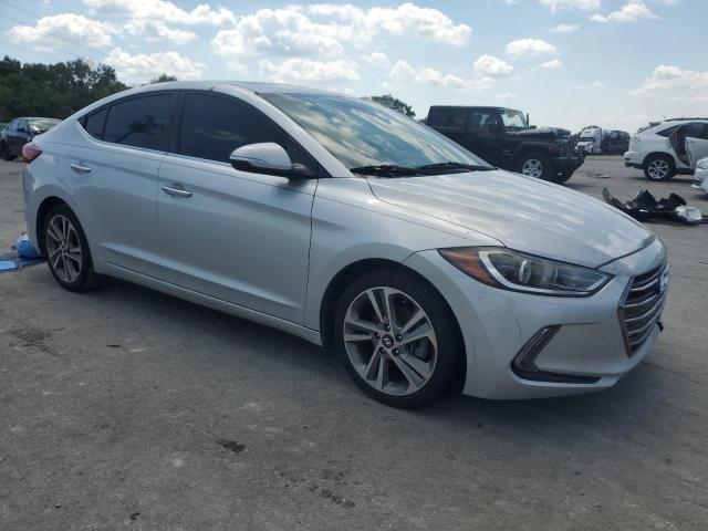 Sedans HYUNDAI ELANTRA 2017 Srebrny