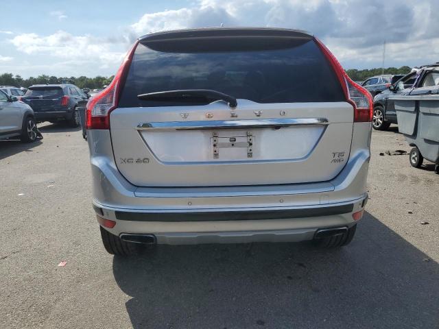  VOLVO XC60 2017 Srebrny