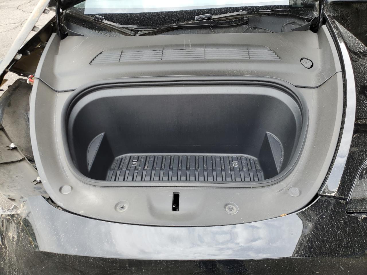 2024 Tesla Model Y VIN: 7SAYGDEE3RF061550 Lot: 70673305