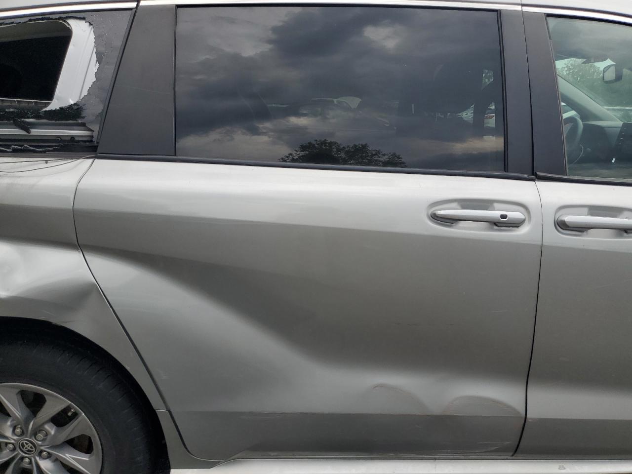 2022 Toyota Sienna Le VIN: 5TDBRKEC1NS096061 Lot: 67847375