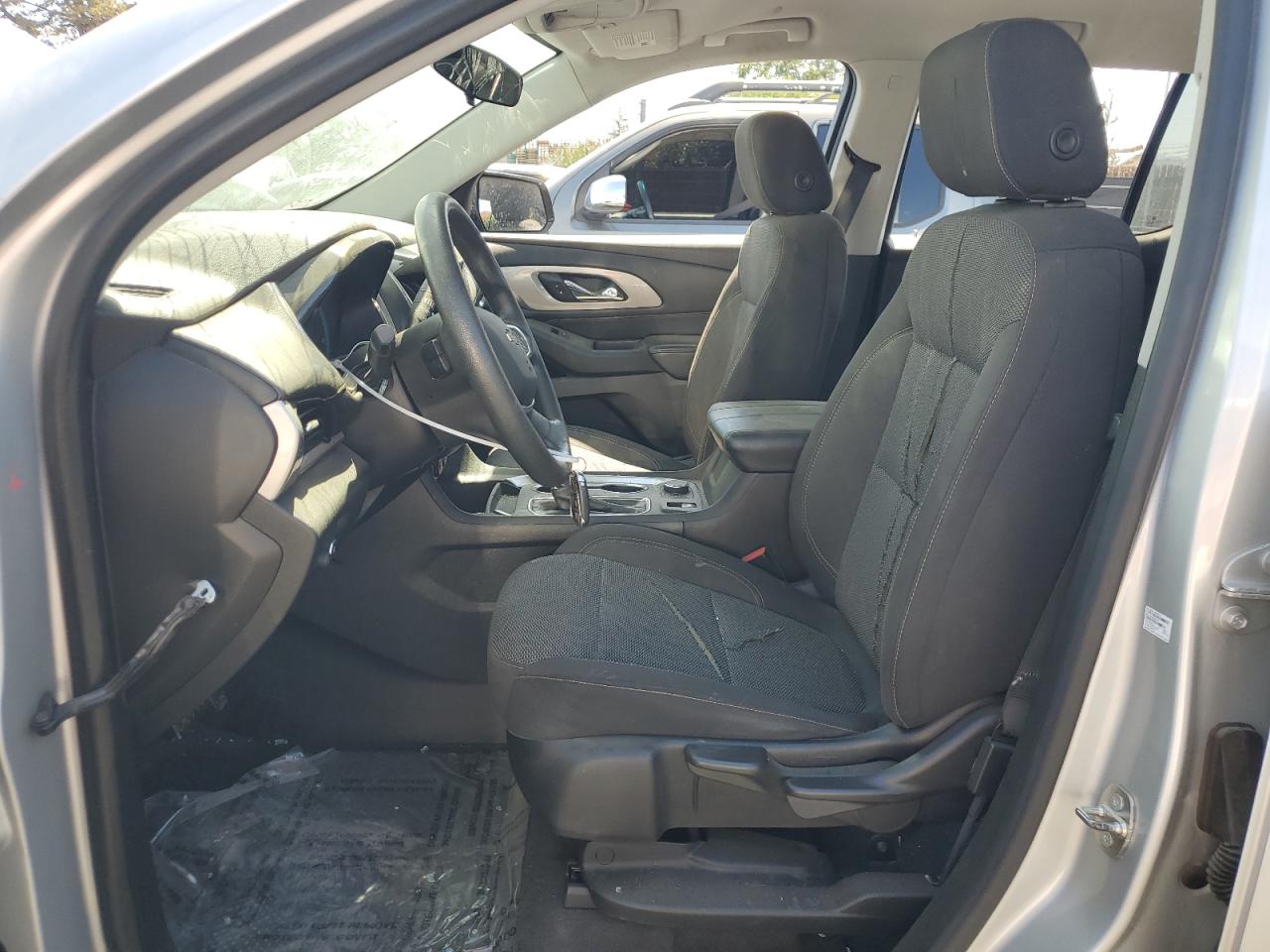 2018 Chevrolet Traverse Ls VIN: 1GNERFKW0JJ101977 Lot: 70293985