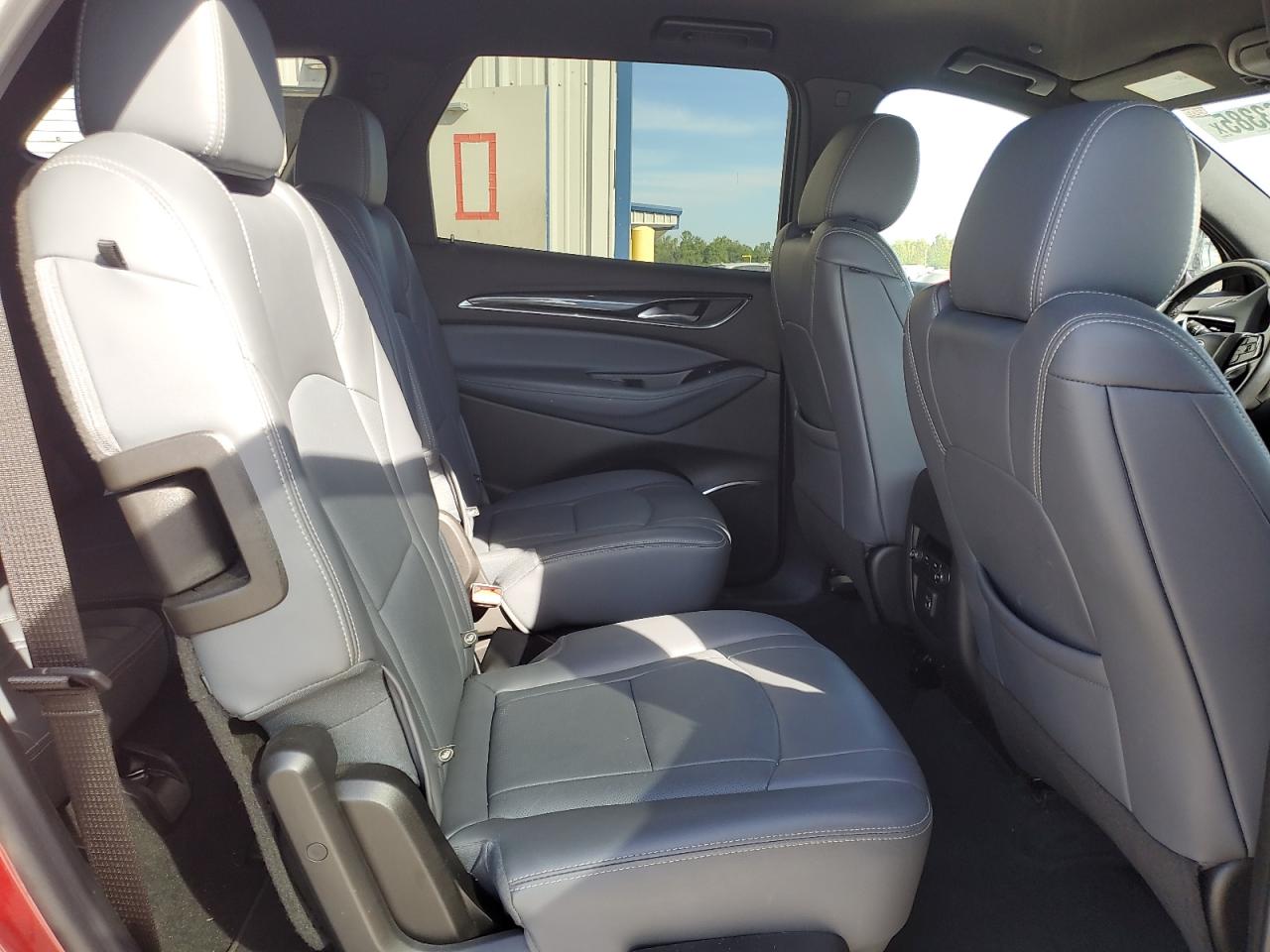 2022 Buick Enclave Essence VIN: 5GAERBKW5NJ165828 Lot: 70163385