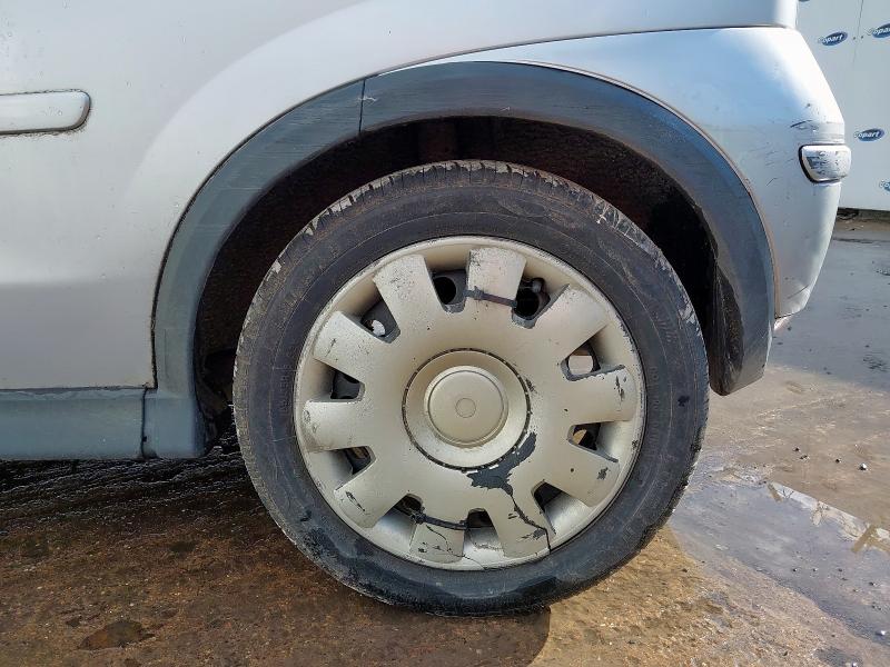 2004 VAUXHALL CORSA DESIGN