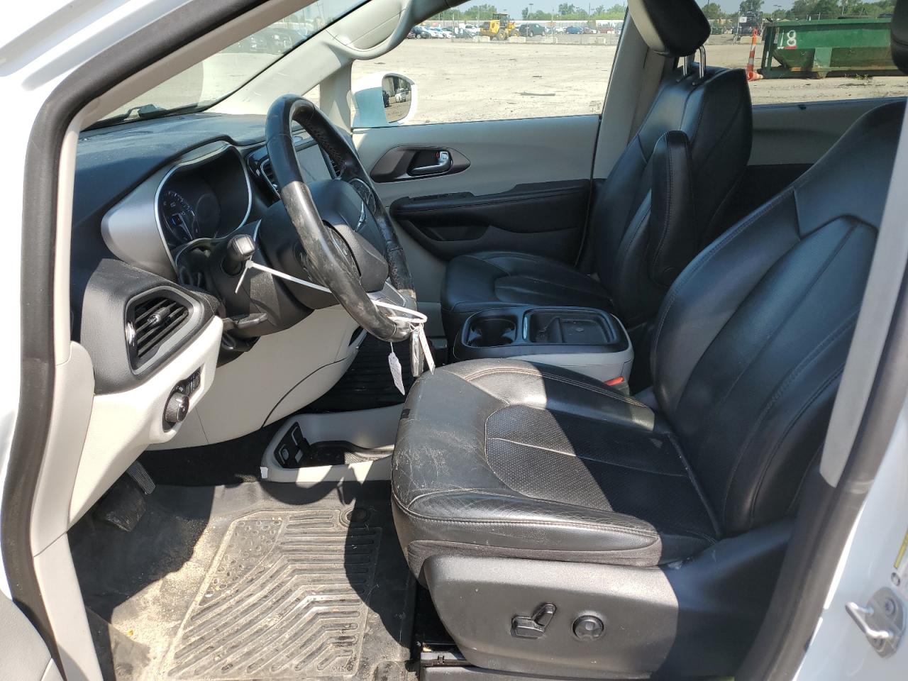 2020 Chrysler Pacifica Touring L VIN: 2C4RC1BG0LR285677 Lot: 68202755