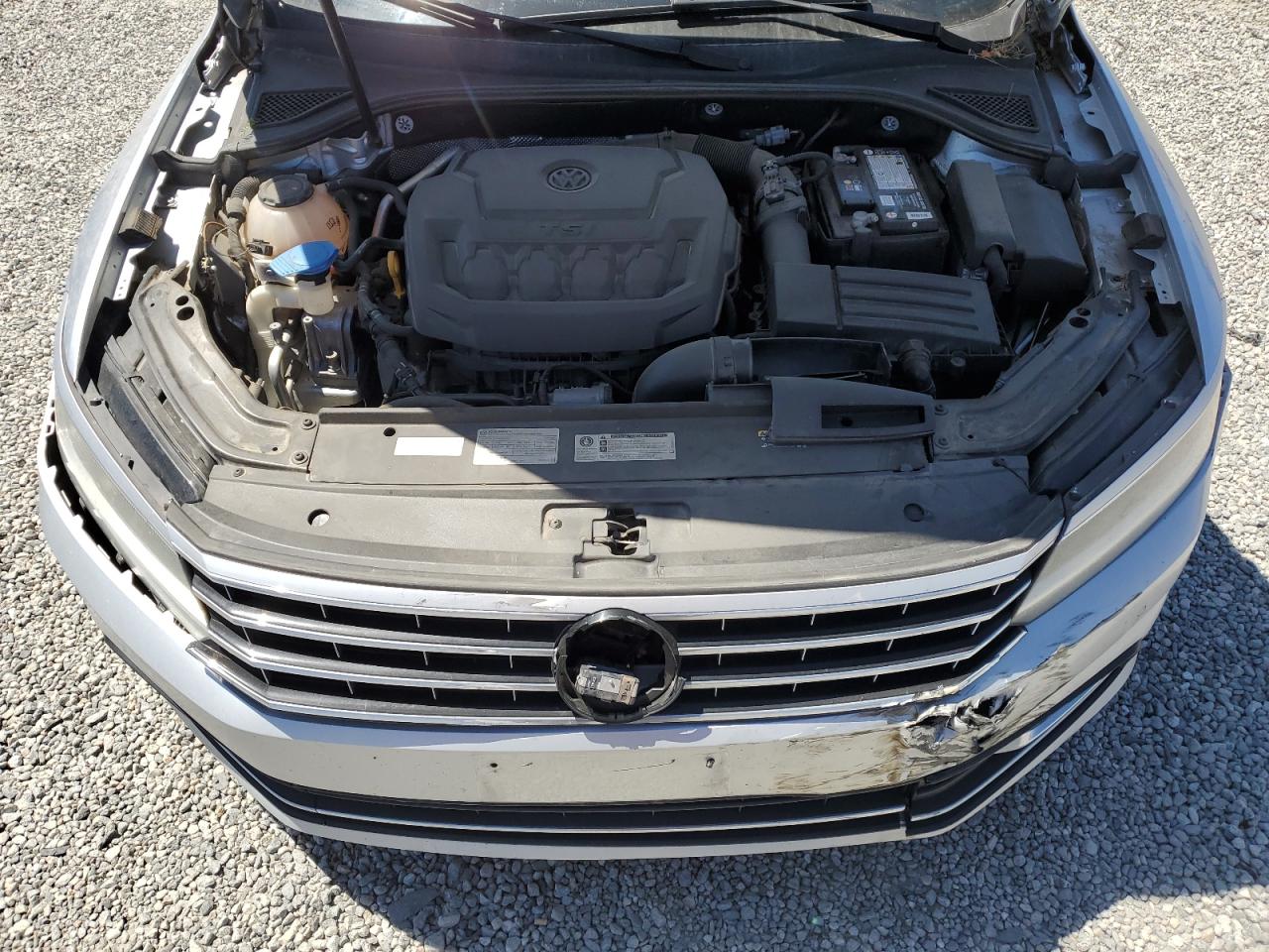 2018 Volkswagen Passat Se VIN: 1VWBA7A33JC022899 Lot: 69583485