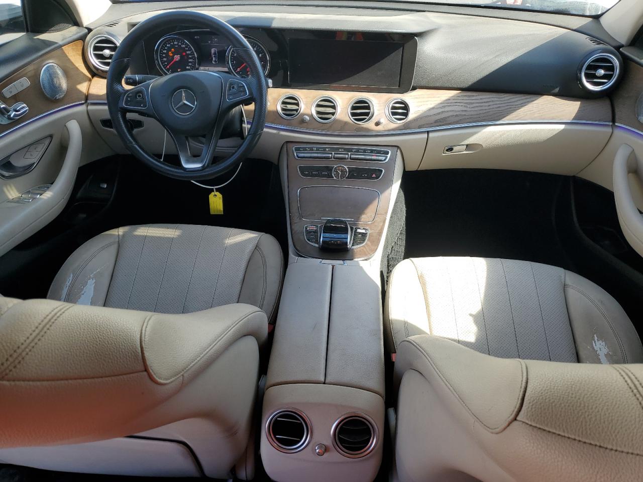 2018 Mercedes-Benz E 300 VIN: WDDZF4JB1JA340143 Lot: 69916695