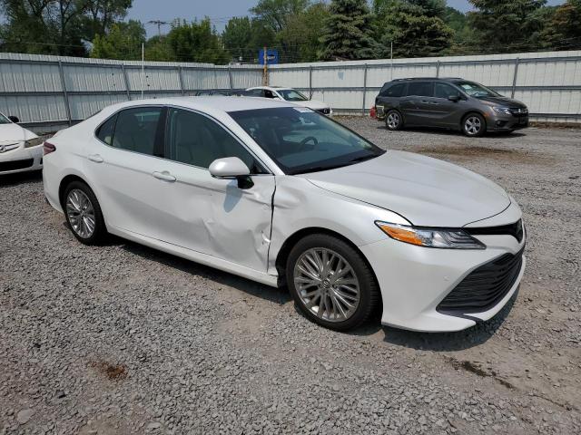  TOYOTA CAMRY 2018 Biały