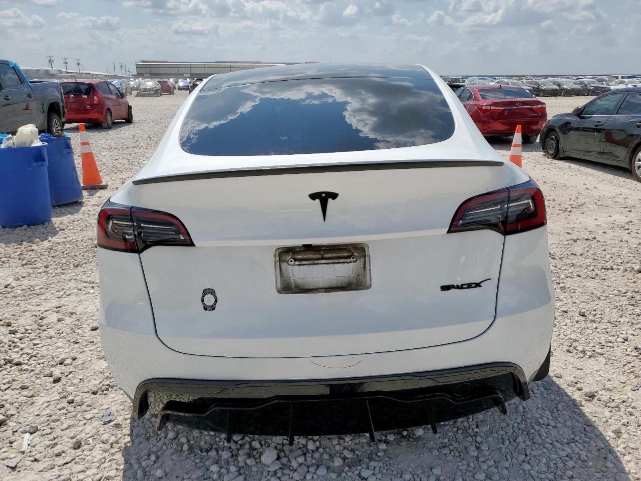 2024 Tesla Model Y VIN: 7SAYGDEF6RA267029 Lot: 70156445