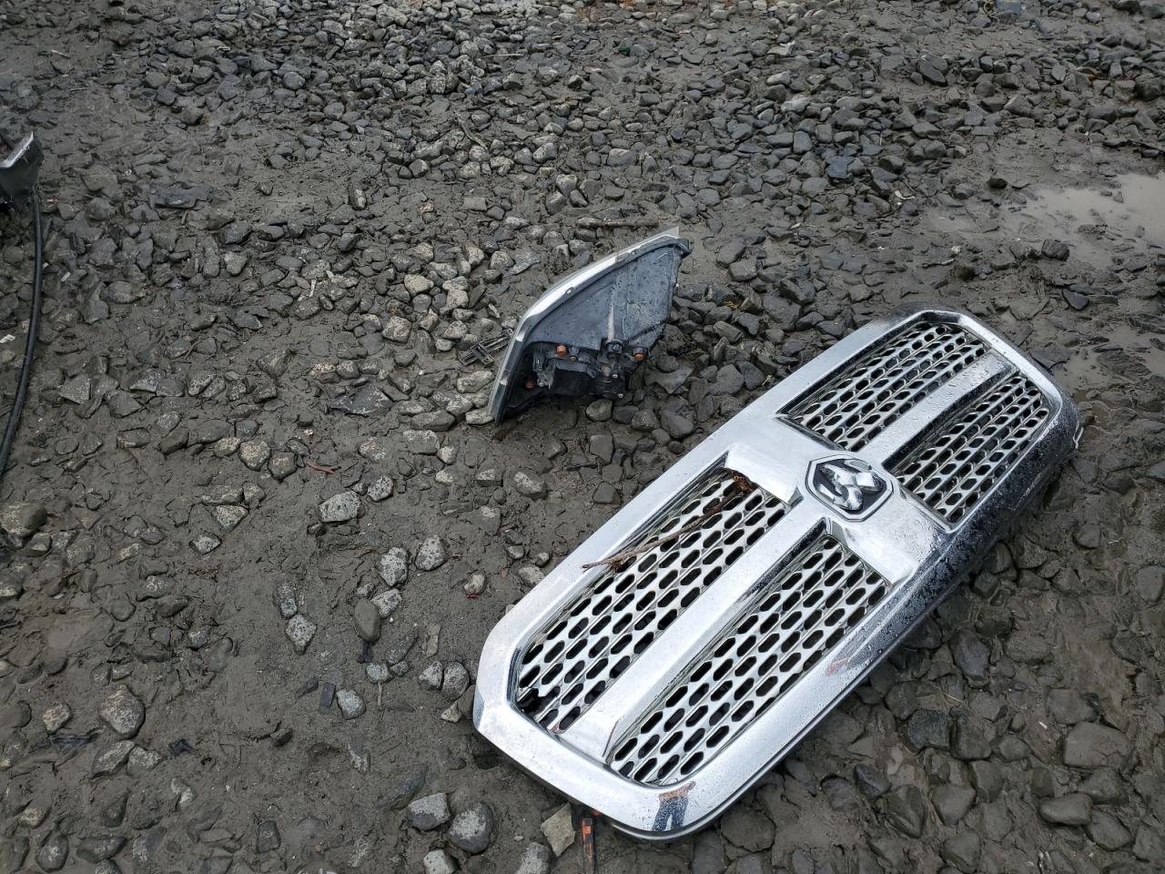 2018 Ram 1500 Laramie VIN: 1C6RR7NM2JS237054 Lot: 67121165