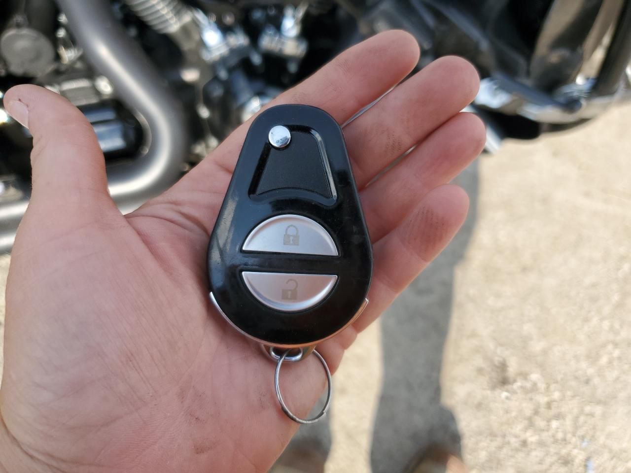 2017 Harley-Davidson Flhxse Cvo Street Glide VIN: 1HD1PXF10HB960734 Lot: 68110605