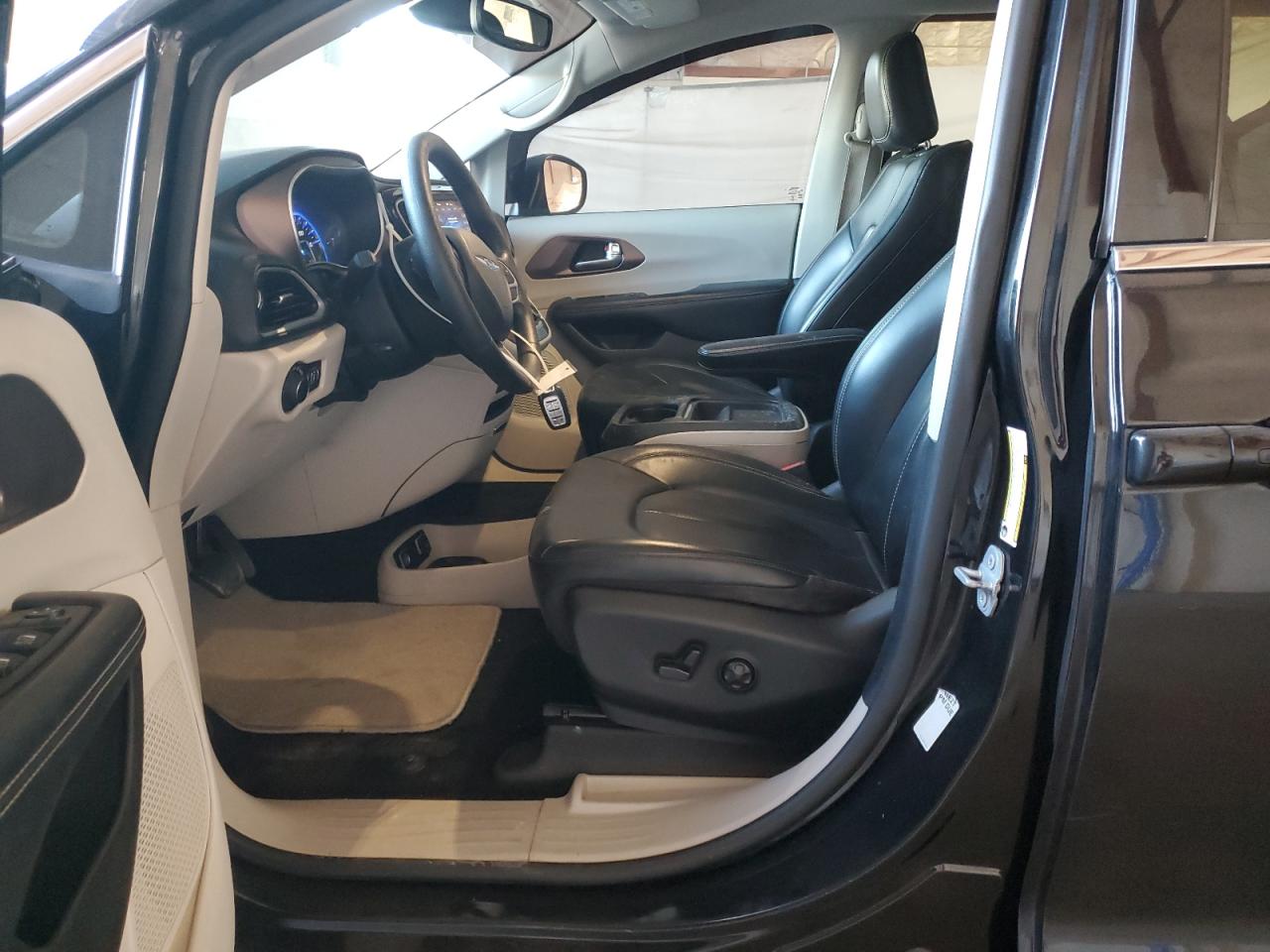 2020 Chrysler Voyager Lxi VIN: 2C4RC1DG8LR262421 Lot: 67603585