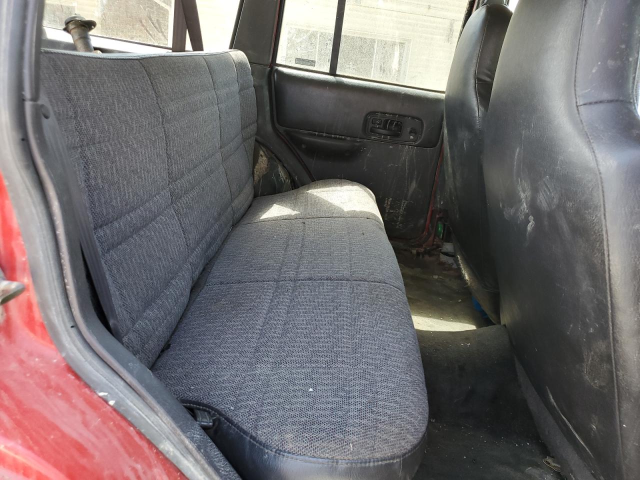 2001 Jeep Cherokee Sport VIN: 1J4FF48S51L569457 Lot: 71046575