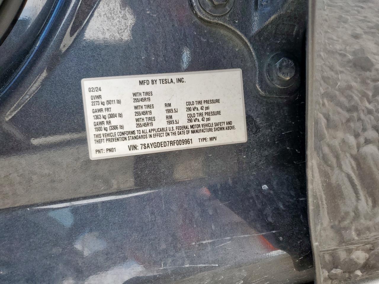 2024 Tesla Model Y VIN: 7SAYGDED7RF009961 Lot: 70561335