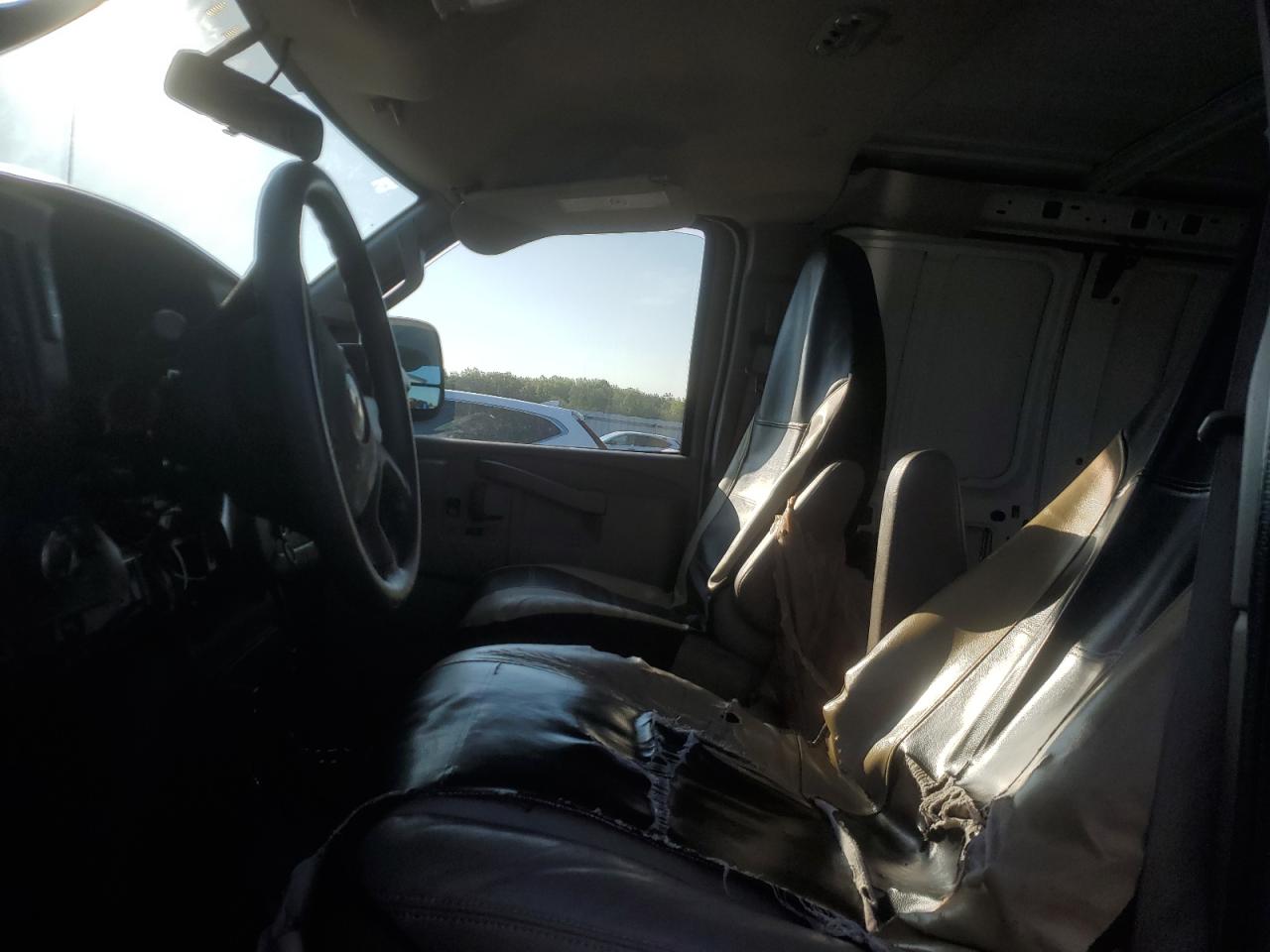 1GCWGAFP7K1192546 2019 Chevrolet Express G2500