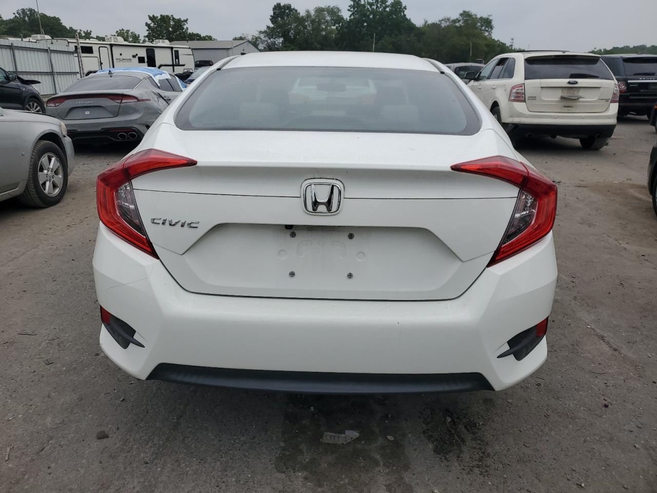 2018 Honda Civic Lx VIN: 2HGFC2E5XJH555442 Lot: 67396195