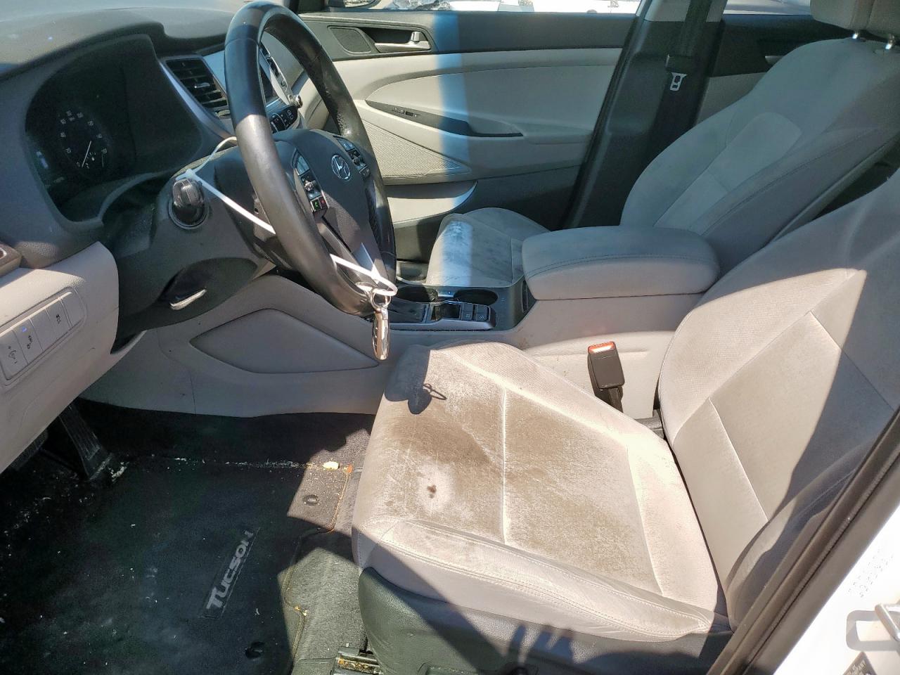 KM8J33AL9JU827345 2018 Hyundai Tucson Sport