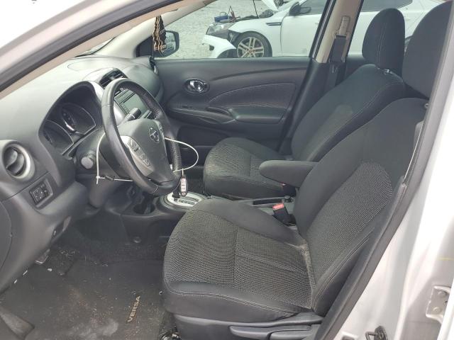  NISSAN VERSA 2019 Серебристый