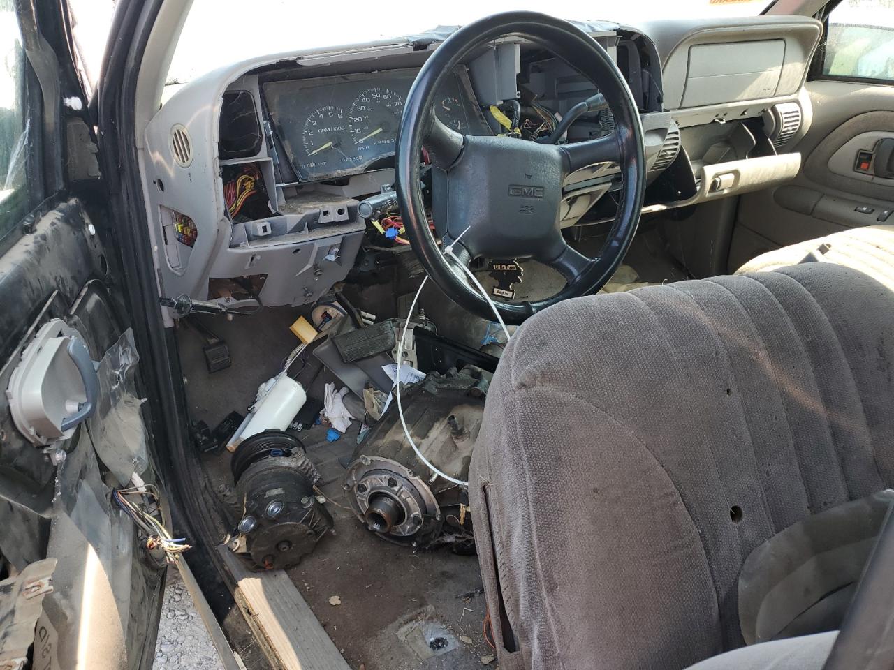 1998 GMC Sierra K1500 VIN: 1GTEK19R8WR500984 Lot: 81269975