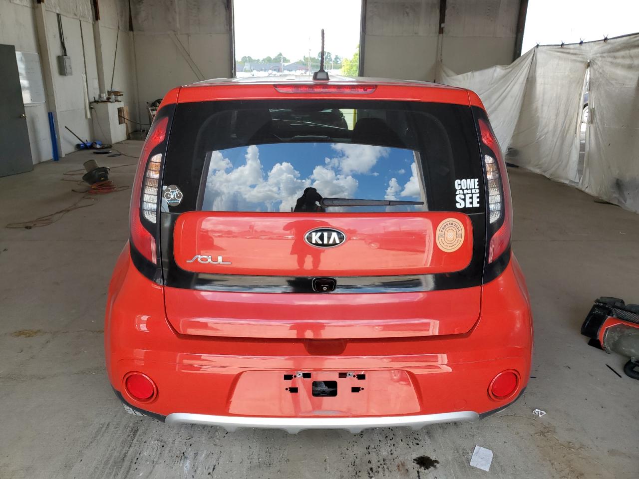2018 Kia Soul + VIN: KNDJP3A55J7621688 Lot: 68424995