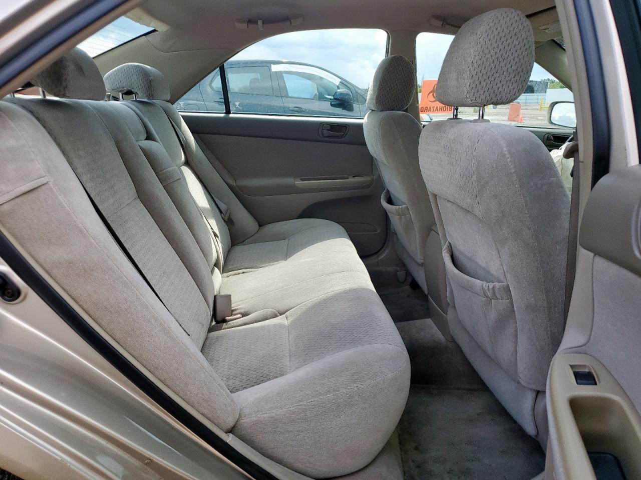 2004 Toyota Camry Le VIN: 4T1BE32KX4U366925 Lot: 70744825