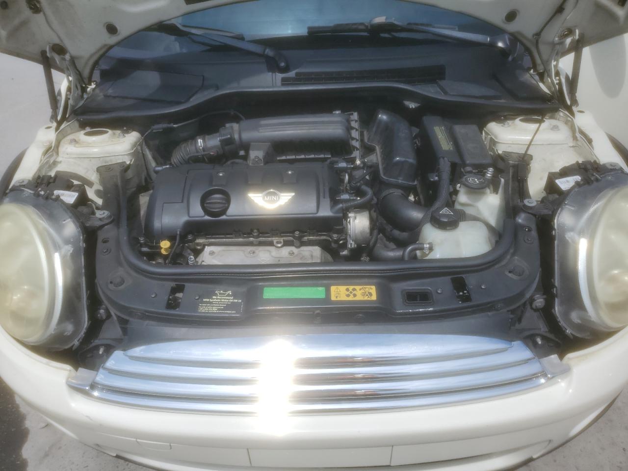 WMWMF3C51ATZ21892 2010 Mini Cooper