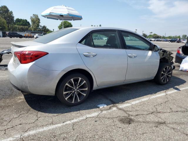  TOYOTA COROLLA 2017 Srebrny