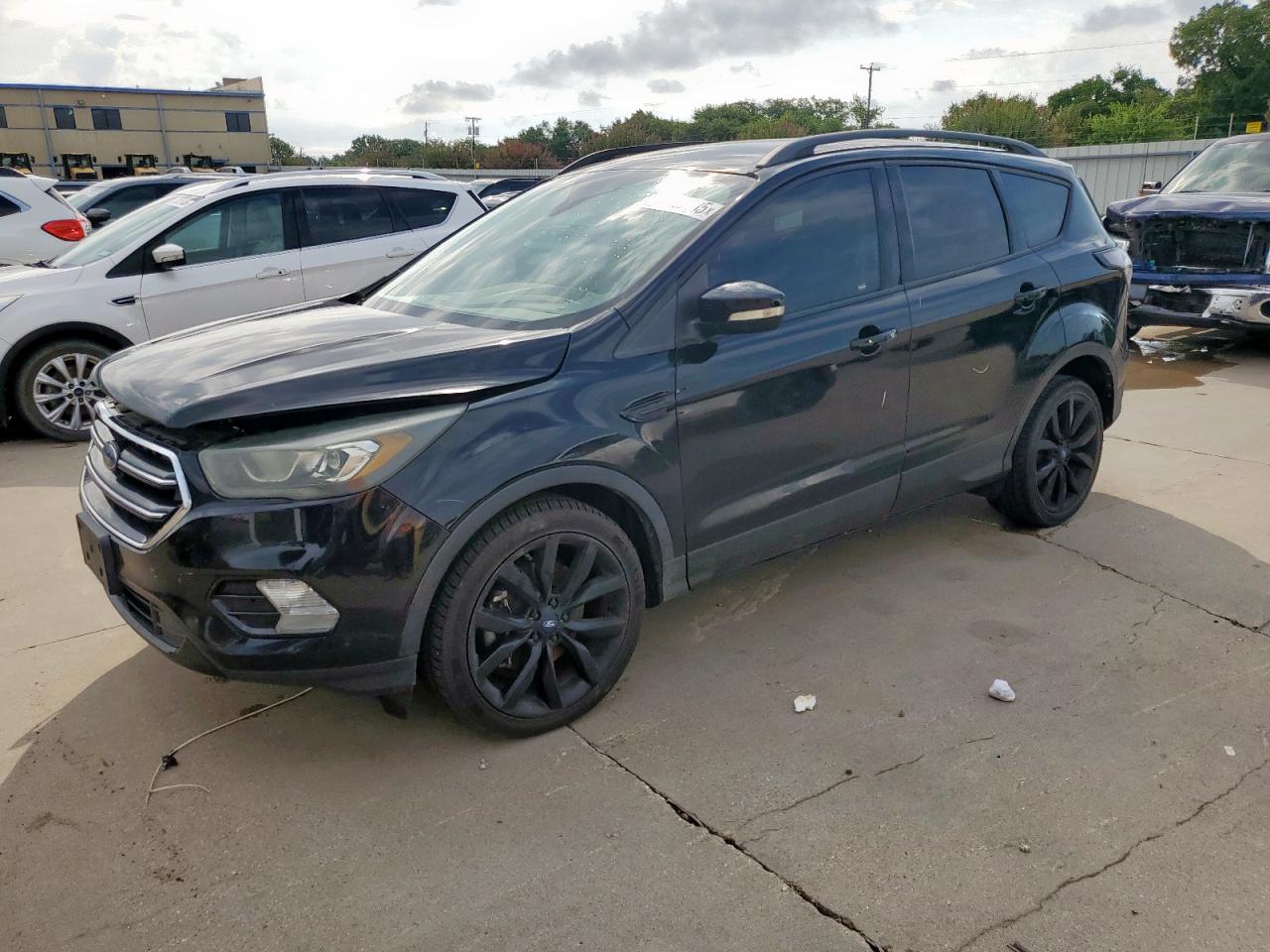 2017 FORD ESCAPE | TITANIUM