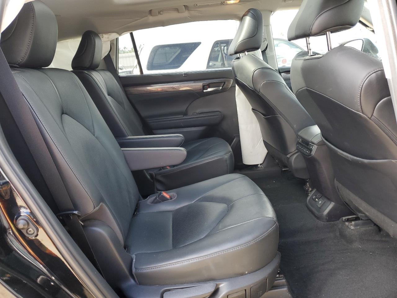 2021 Toyota Highlander Platinum VIN: 5TDFZRBH7MS130772 Lot: 65228925
