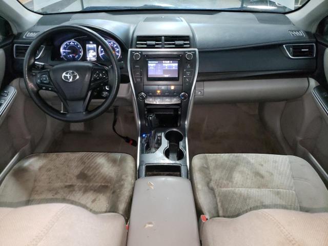 Sedans TOYOTA CAMRY 2016 Srebrny