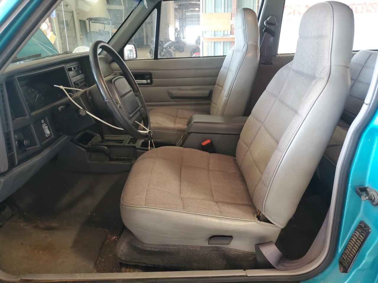 1996 Jeep Cherokee Se VIN: 1J4FJ27S7TL220372 Lot: 69694265