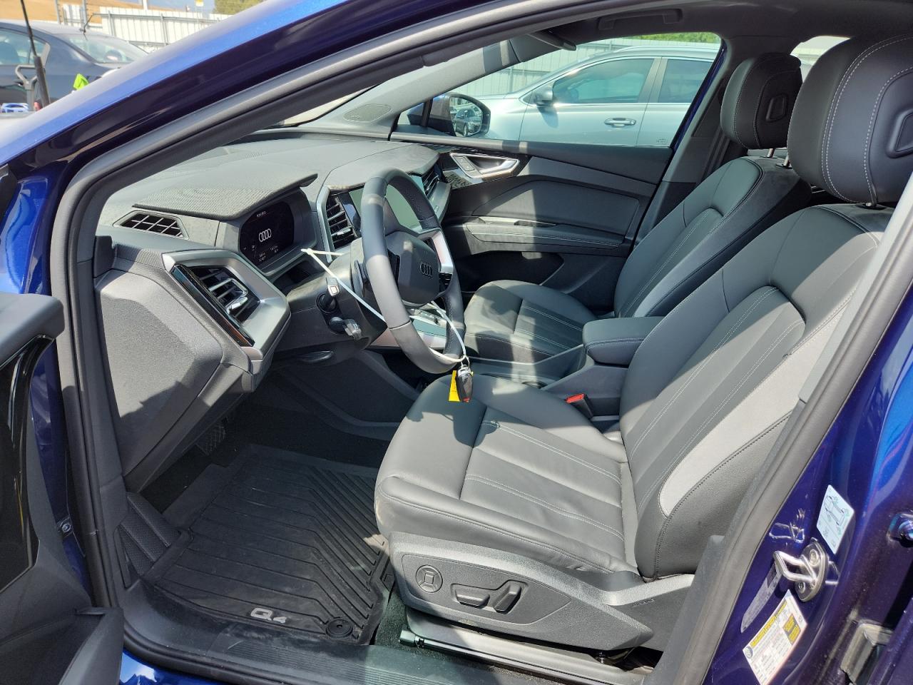 2024 Audi Q4 E-Tron Sportback Premium Plus VIN: WA13UBFZ5RP083670 Lot: 70319395