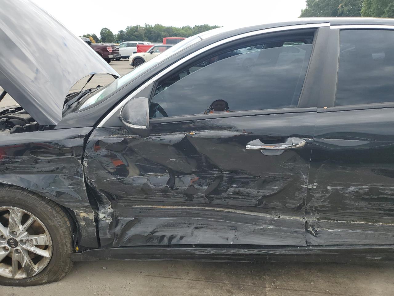 2017 Kia Optima Lx VIN: KNAGT4L35H5151656 Lot: 70303425