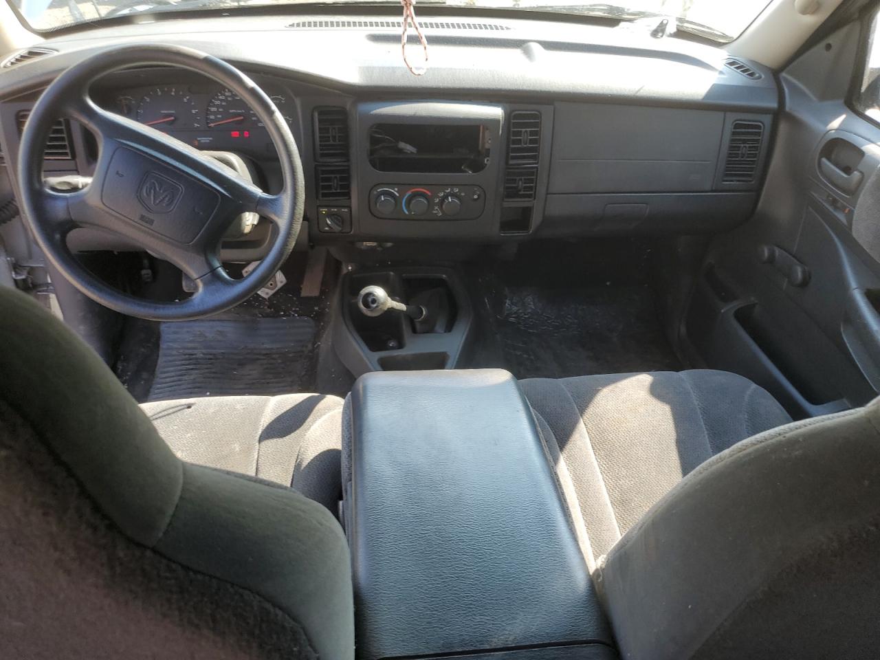 2002 Dodge Dakota Quad Sport VIN: 1B7HG38X32S671493 Lot: 70208245