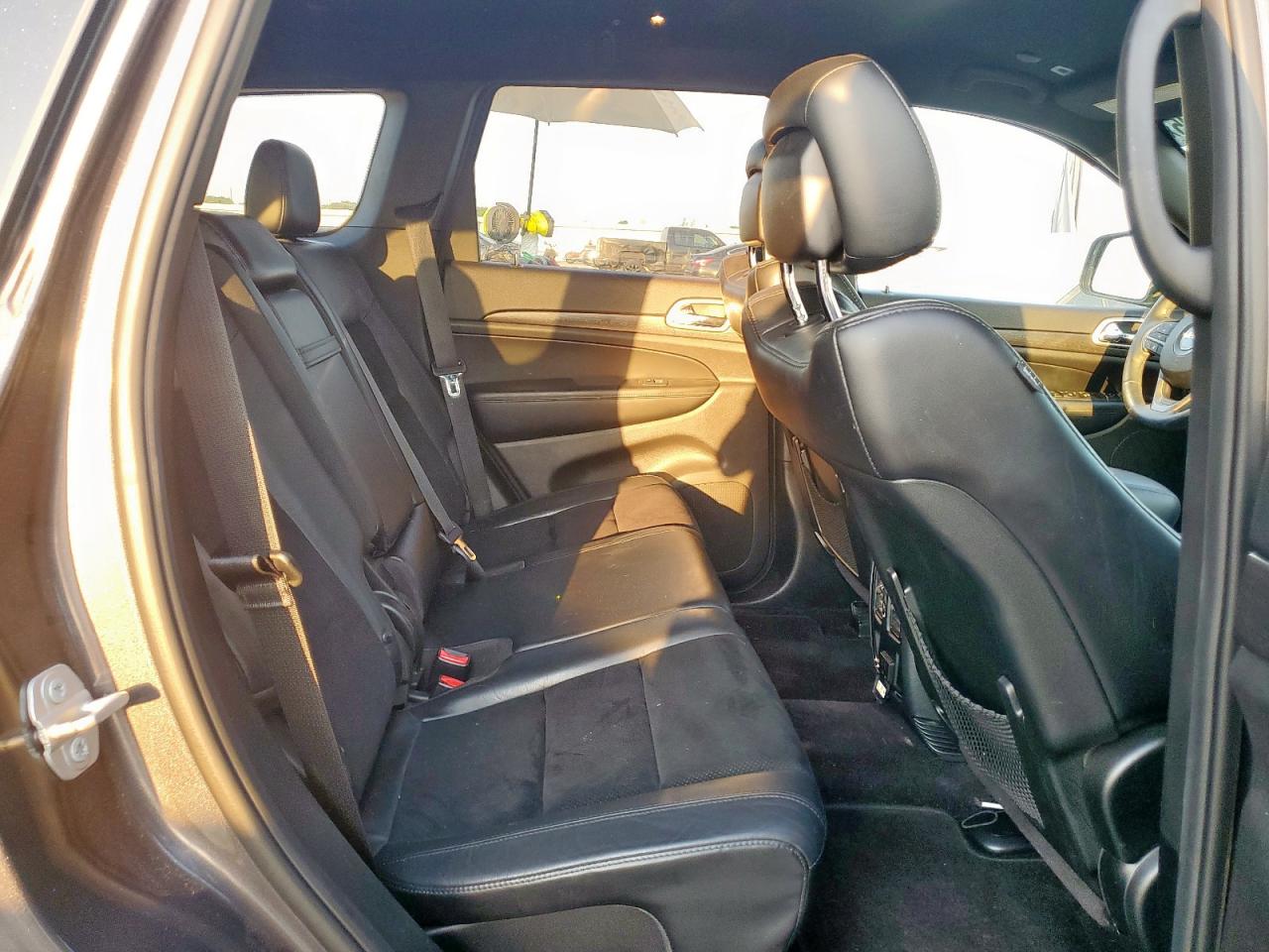 1C4RJEAG4JC380621 2018 Jeep Grand Cherokee Laredo