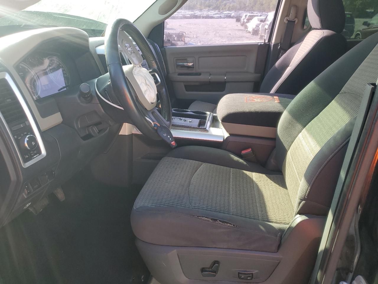 2011 Dodge Ram 1500 VIN: 1D7RV1CT4BS668434 Lot: 69911025