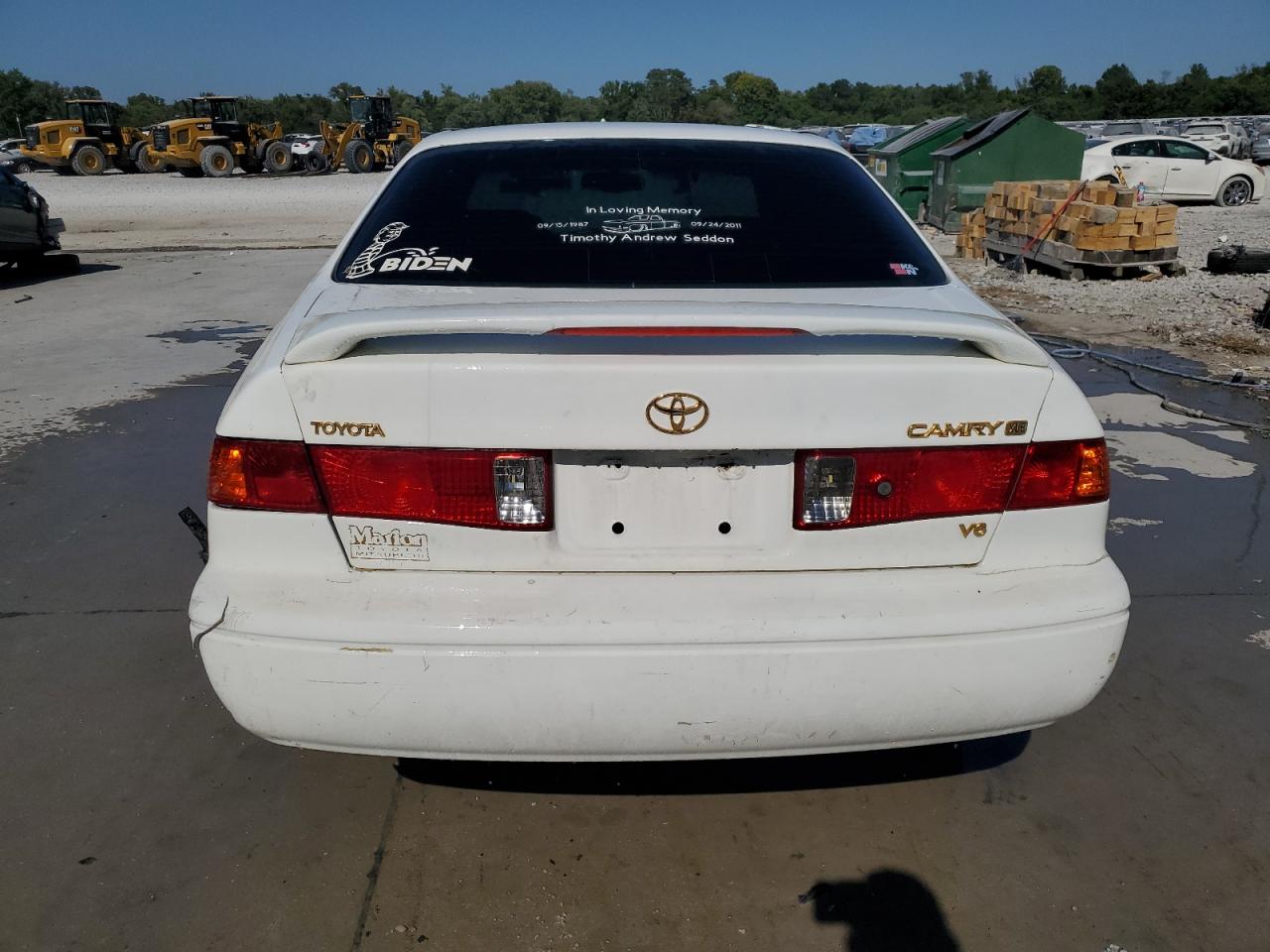 2000 Toyota Camry Le VIN: 4T1BF28K8YU947635 Lot: 70465985