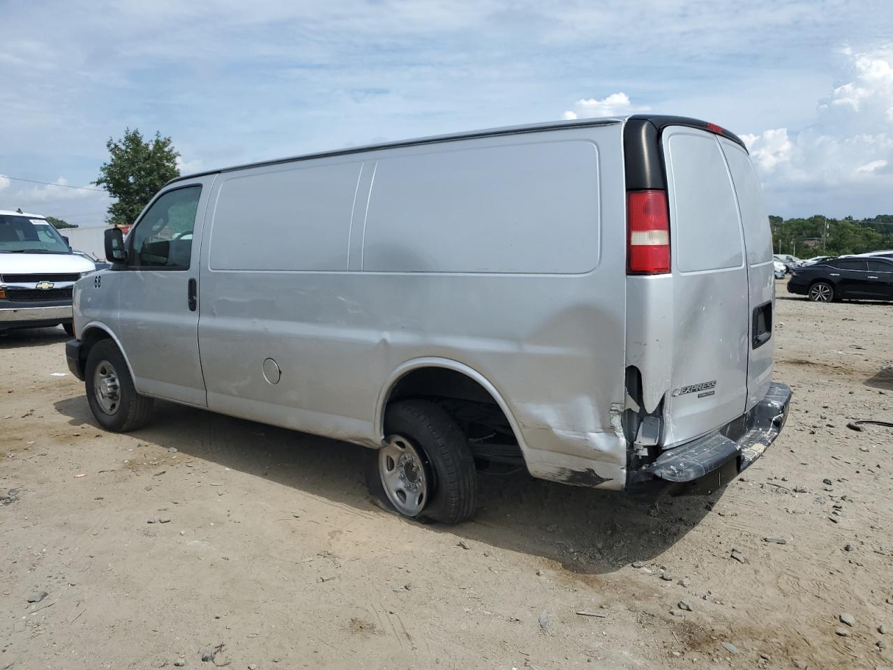 2016 Chevrolet Express G2500 1GCWGAFG1G1190850 photo #3