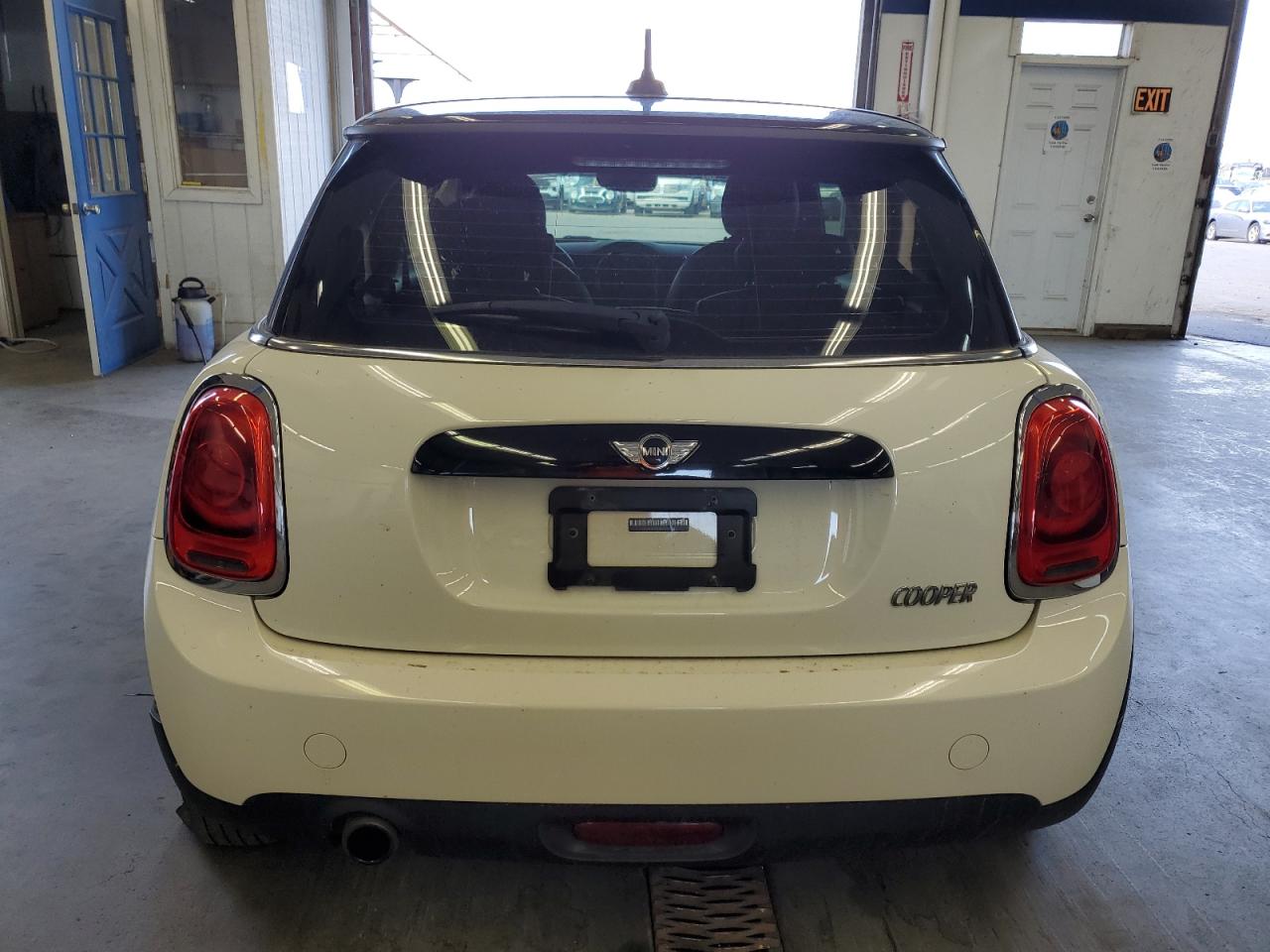 2016 Mini Cooper VIN: WMWXP5C55G2D15406 Lot: 66738535