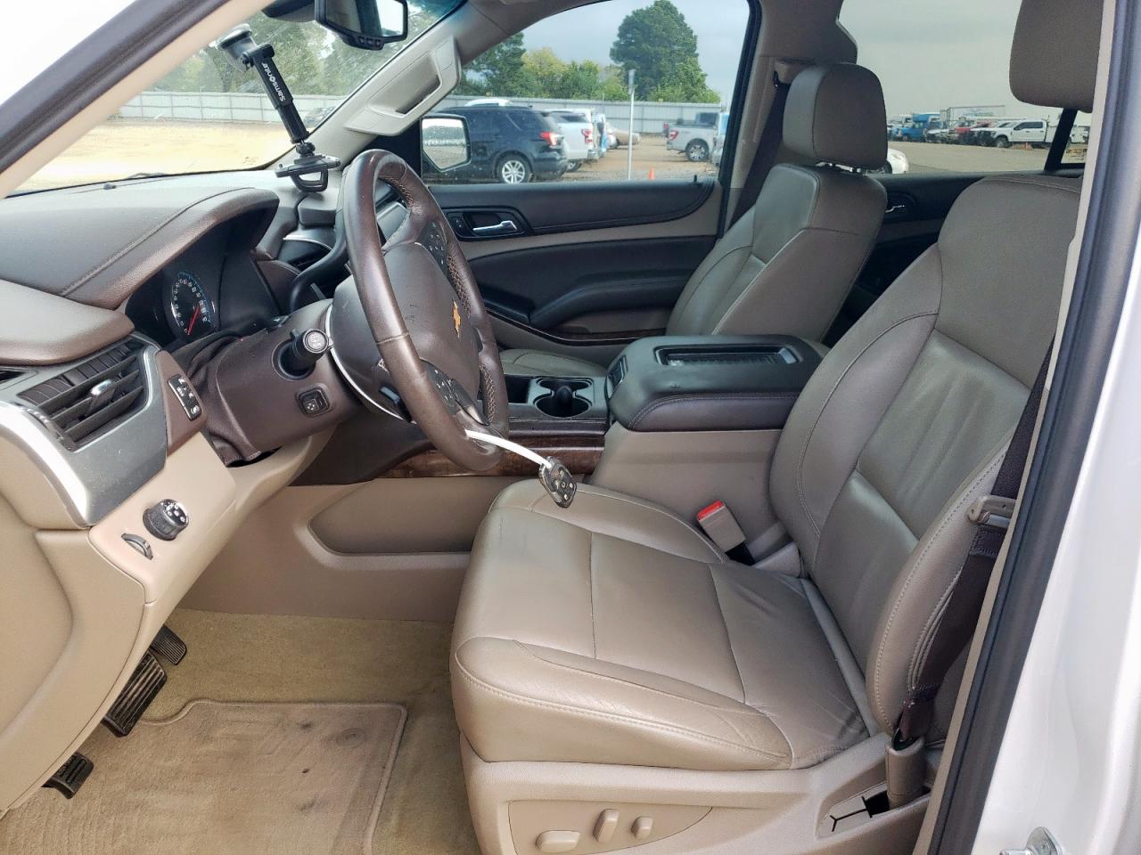 2017 Chevrolet Tahoe C1500 Lt VIN: 1GNSCBKC1HR318114 Lot: 69377665